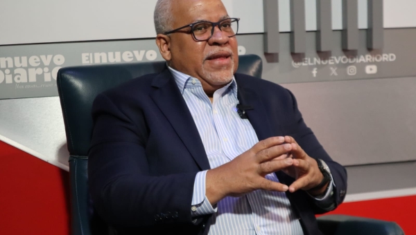 DURANTE ENTREVISTA EN NUEVO DIARIO Thumbnail